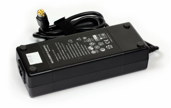 IBM-Lenovo 130W Strømforsyning 19.5V 6.7A - Hurtig Levering & Prisgaranti IBM-Lenovo 130W 19.5V 6.7A strømforsyning med 4pin stik- Kompatibel