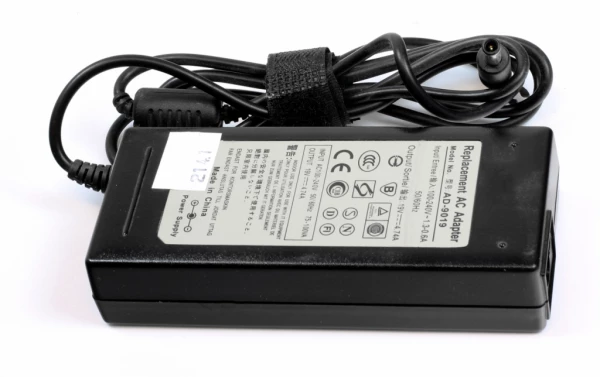 Samsung 90W 19V Strømforsyning - Hurtig Levering & Prisgaranti – Køb Nu! Samsung 90W 19V 4.74A strømforsyning med 5.5mm x 3.0mm Pin In Tip- Kompatibel
