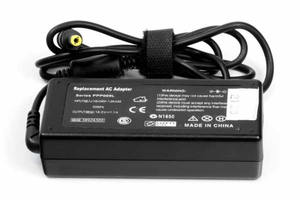 HP Compaq 20W Strømforsyning 18.5V 1.1A | Hurtig Levering & Høj Kvalitet HP Compaq 20W 18.5V 1.1A strømforsyning med 5.5mm x 2.5mm stik - Kompatibel