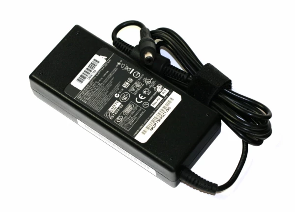 Toshiba 90W 15V 6A str&oslash;mforsyning 6.3mm x 3.0mm stik - Original