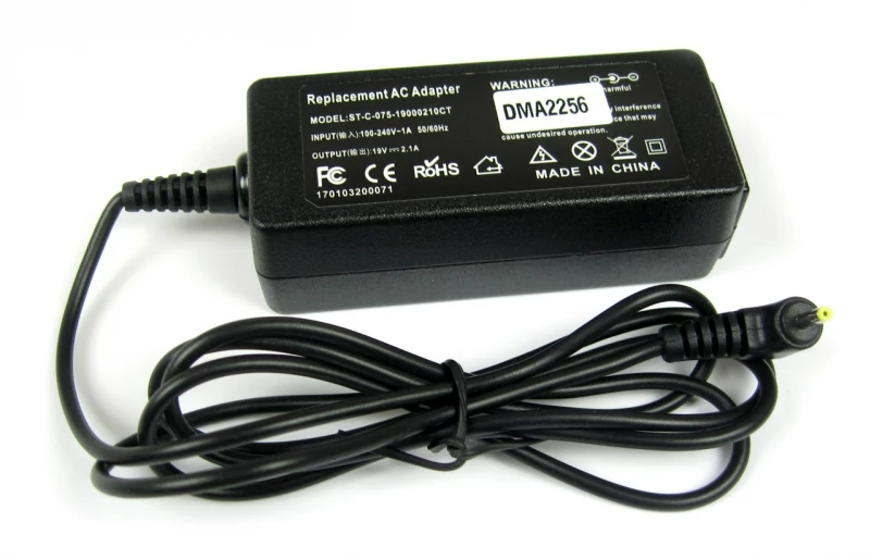 Asus 40W 19V 2.1A Strømforsyning - Hurtig Levering i Danmark Asus 40W 19V 2.1A strømforsyning med 2.5mm x 0.7mm stik - Kompatibel