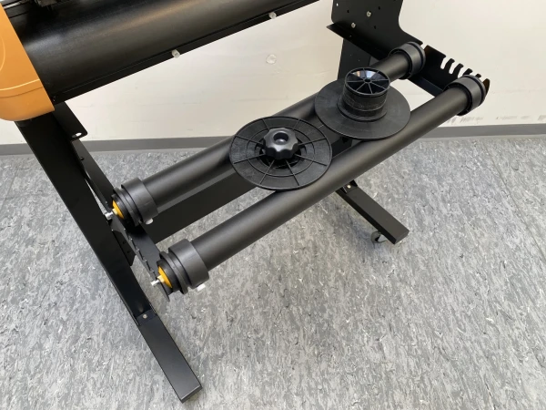Titel til browseren: Stativ til Expert II 24 og Puma IV plotter med rulleholder Stativ til Expert II 24 og Puma IV plotter med rulleholder